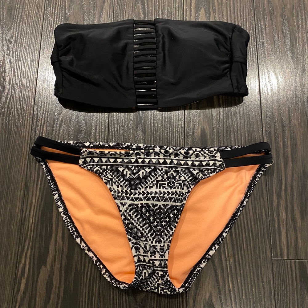 4 for 20❣️ Xhilaration two piece bathing suit size M